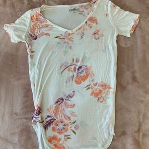 V-neck floral tee